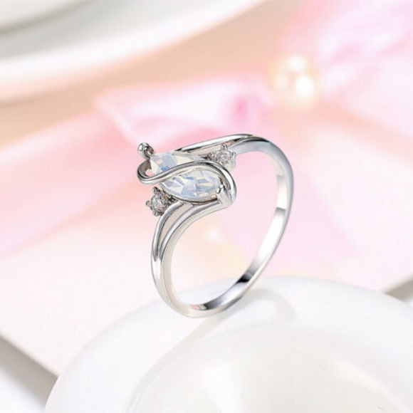 ➰Stunning Anniversary Ring - Picture 3 of 5